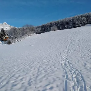 https://appartement-dans-maison-a-proximite-du-village.hotels-rhonealpes.com