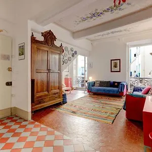 https://les-fresques.fr-provencehotel.com