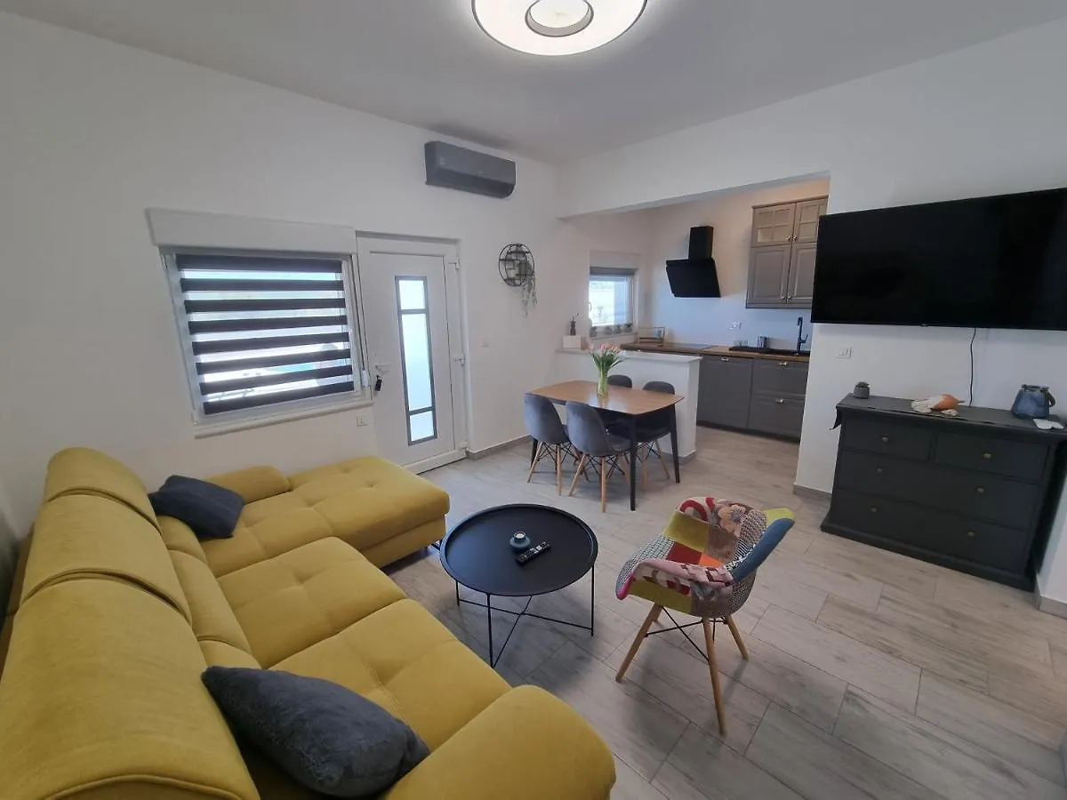 Apartment Villa Madison Posedarje