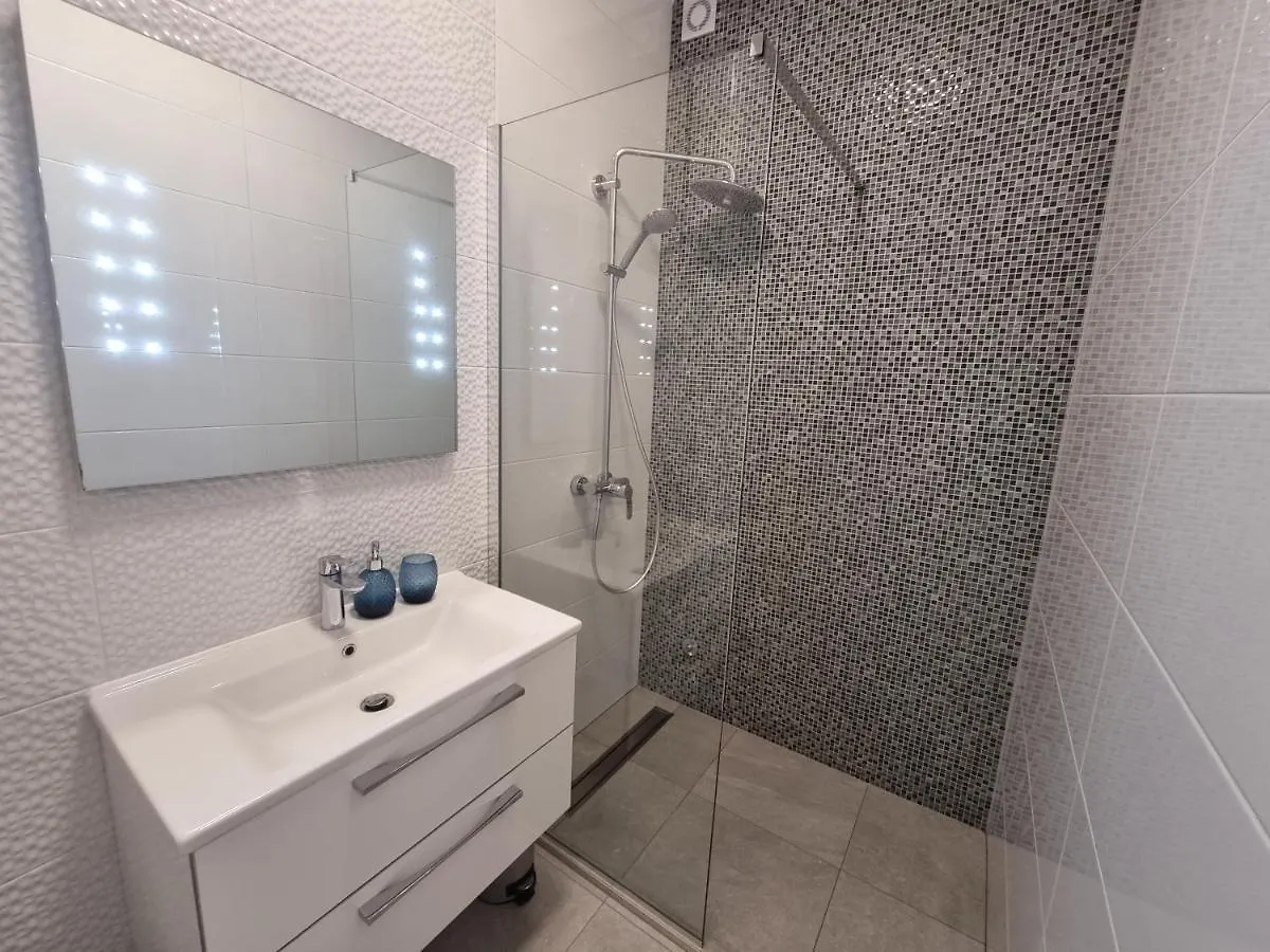 Apartment Villa Madison Posedarje